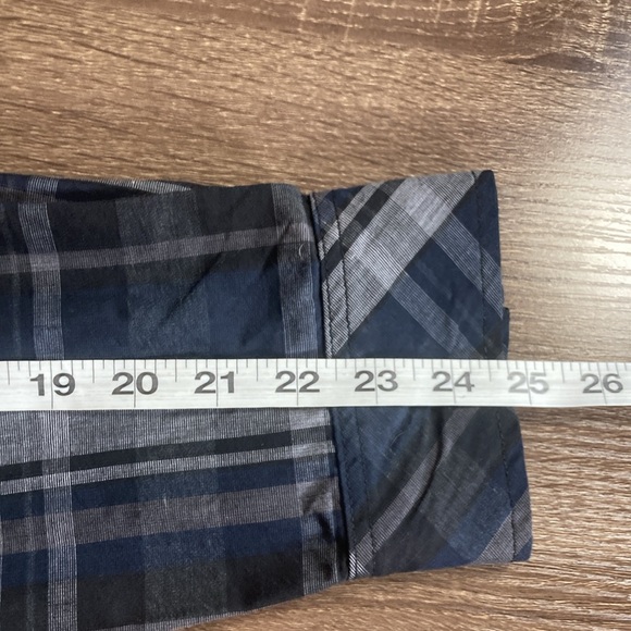 Mens Rock & Republic Large Black & Gray Button Down Shirt - Picture 5 of 8